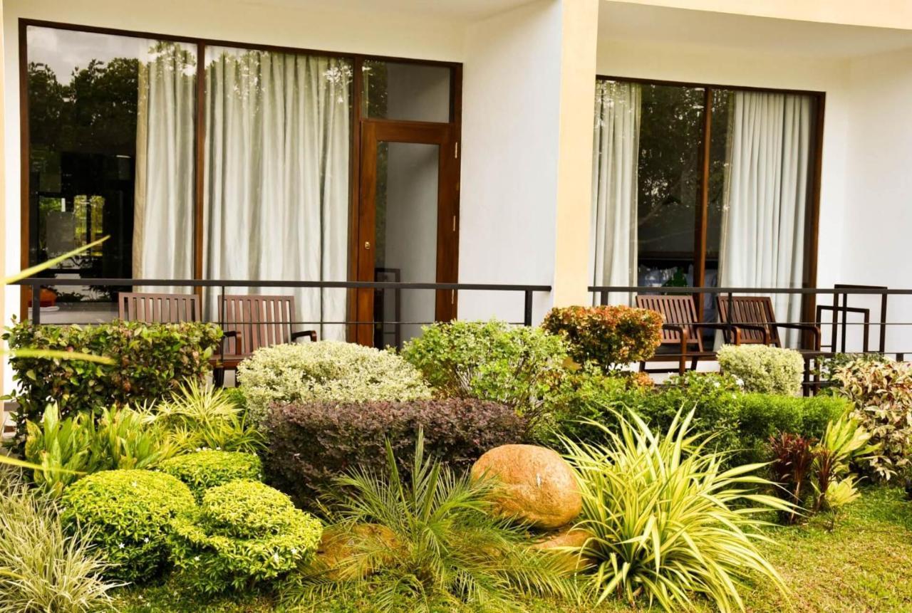 Chari Lake Boutique Hotel Habaraduwa Central Extérieur photo