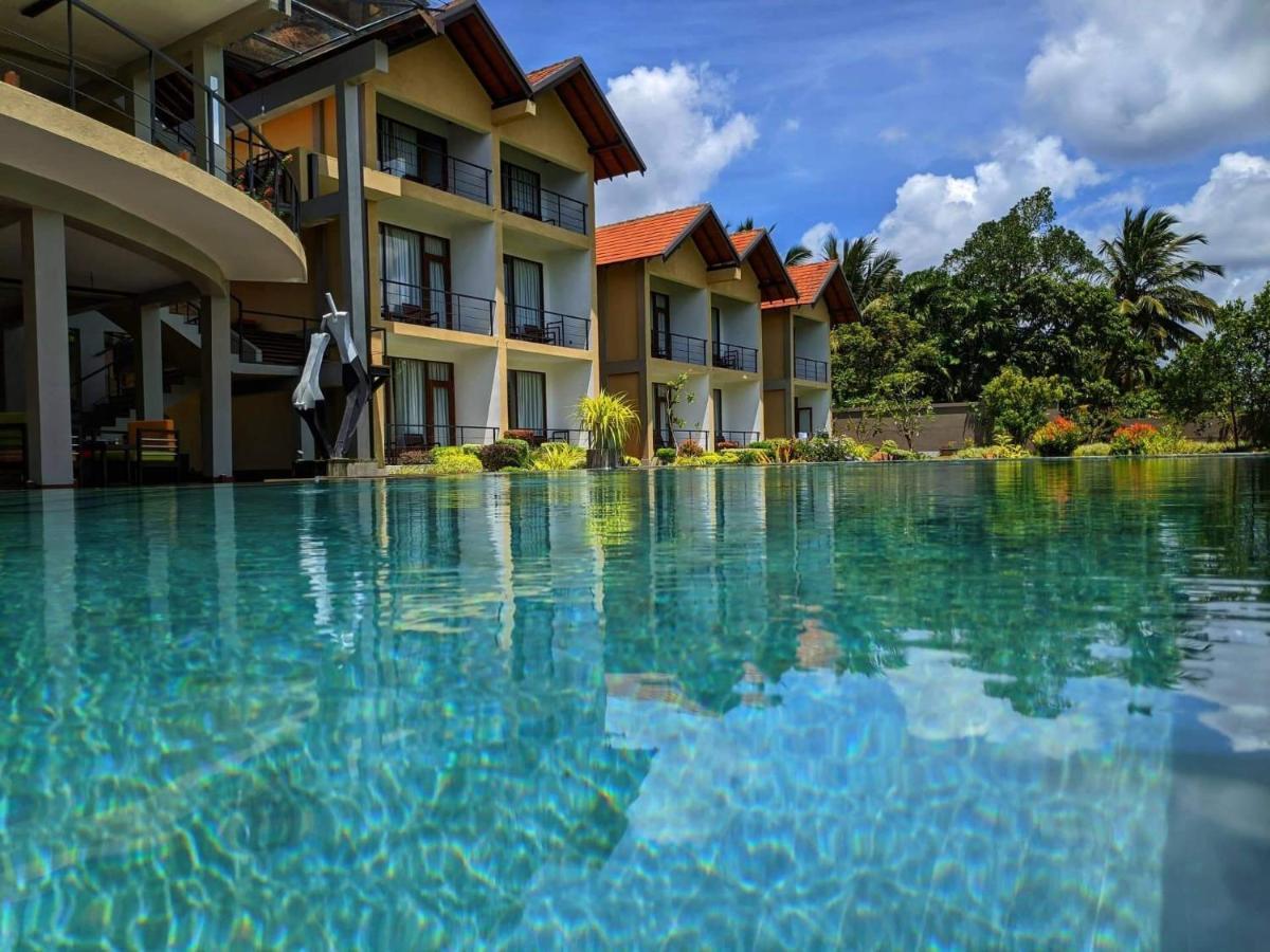 Chari Lake Boutique Hotel Habaraduwa Central Extérieur photo