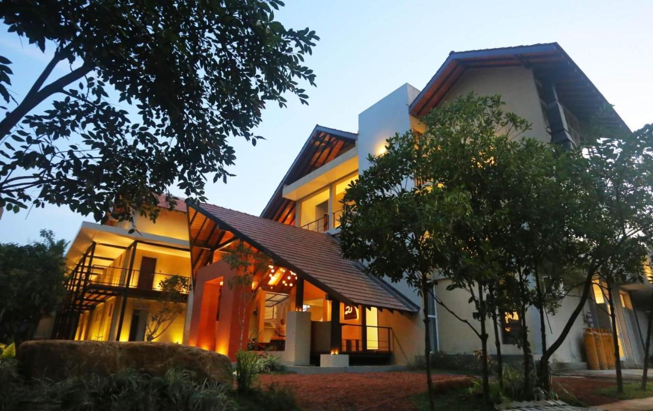 Chari Lake Boutique Hotel Habaraduwa Central Extérieur photo