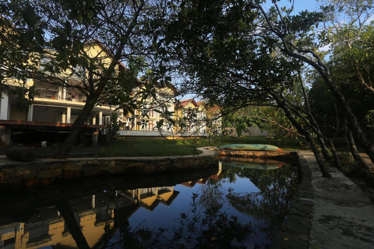 Chari Lake Boutique Hotel Habaraduwa Central Extérieur photo