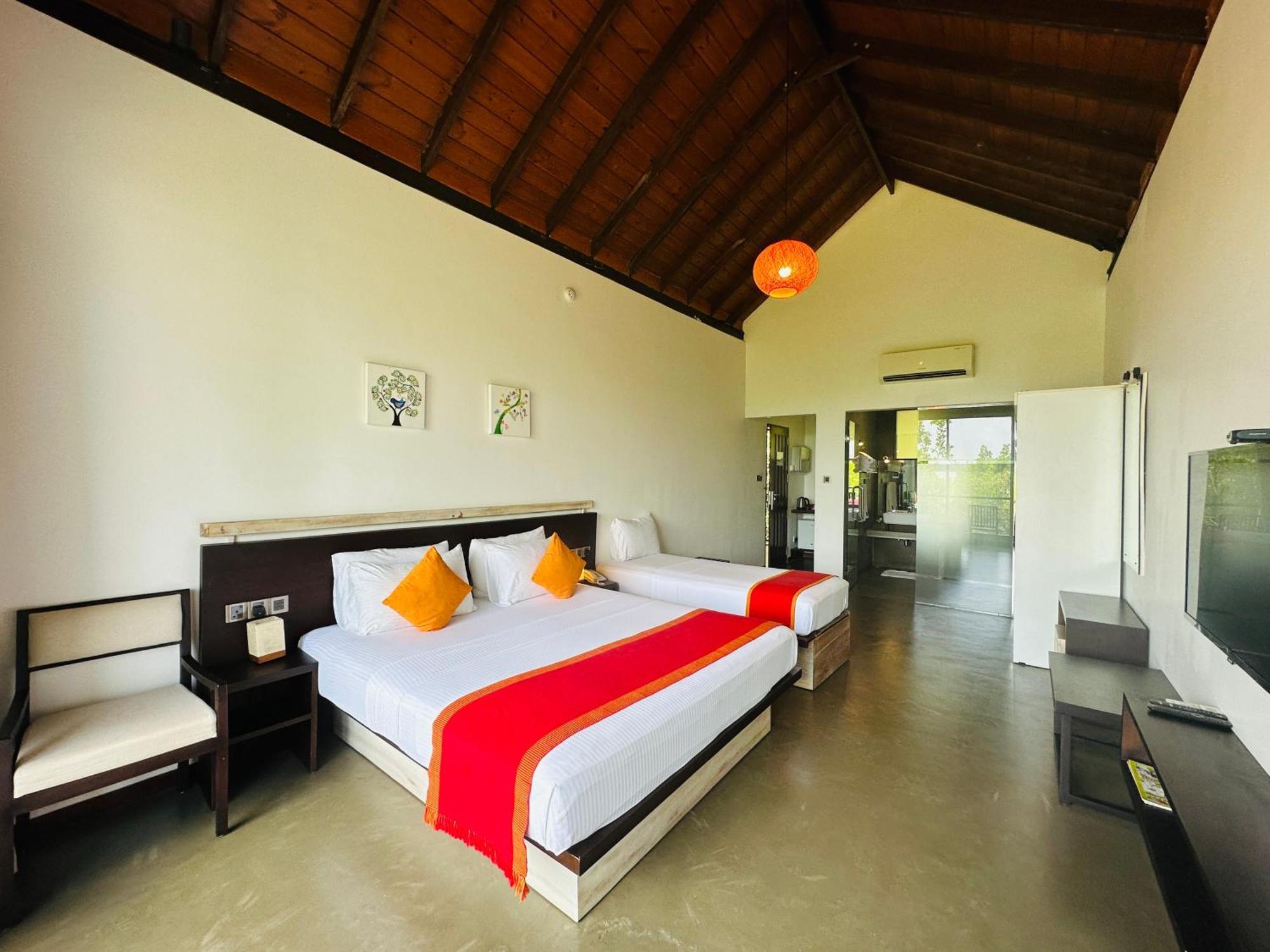 Chari Lake Boutique Hotel Habaraduwa Central Extérieur photo